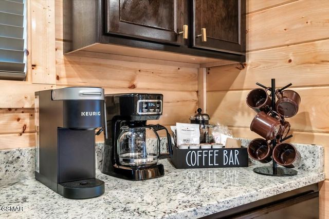 576 Dollywood Lane, Pigeon Forge, TN 37863