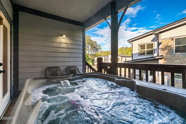 576 Dollywood Lane, Pigeon Forge, TN 37863