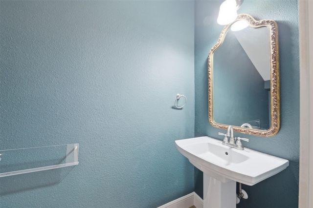 930 Dunbar Street, Houston, TX 77009