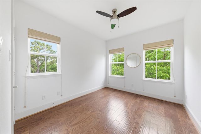 930 Dunbar Street, Houston, TX 77009