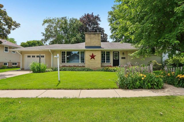 204 6th Street, Waunakee, WI 53597