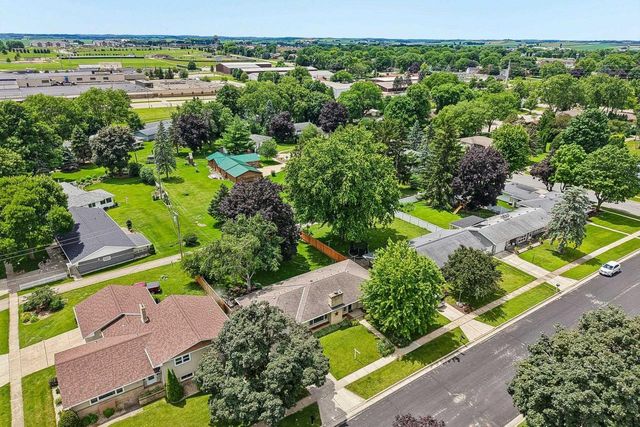 204 6th Street, Waunakee, WI 53597