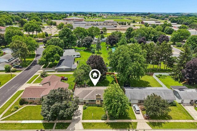 204 6th Street, Waunakee, WI 53597