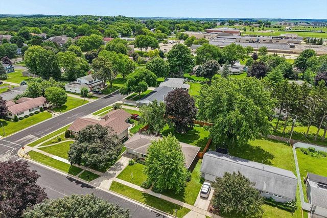 204 6th Street, Waunakee, WI 53597