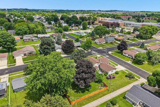 204 6th Street, Waunakee, WI 53597