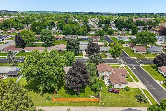 204 6th Street, Waunakee, WI 53597