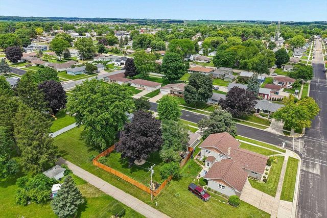 204 6th Street, Waunakee, WI 53597