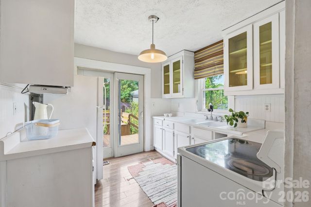 21 Clemmons Street, Asheville, NC 28801
