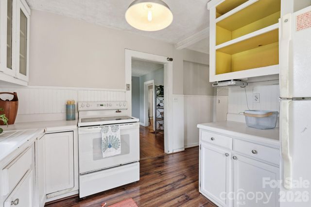 21 Clemmons Street, Asheville, NC 28801