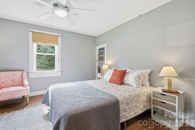 21 Clemmons Street, Asheville, NC 28801