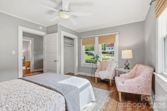 21 Clemmons Street, Asheville, NC 28801