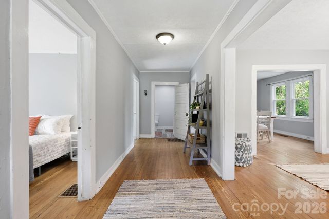 21 Clemmons Street, Asheville, NC 28801