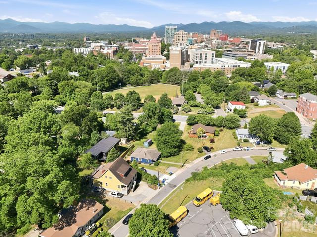 21 Clemmons Street, Asheville, NC 28801