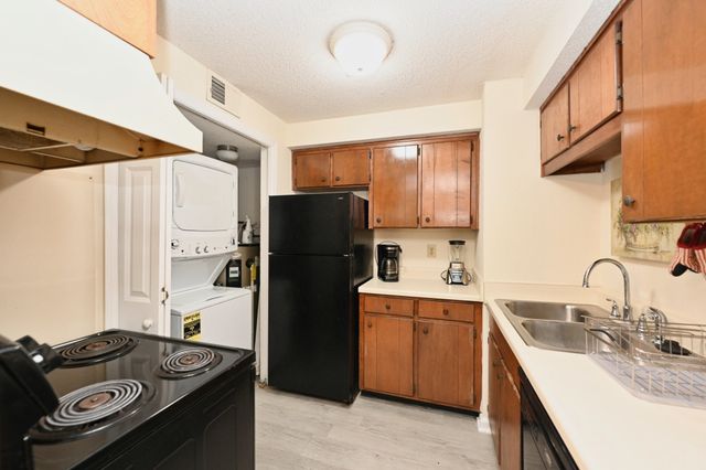 2325 Elliston Pl Apt 202, Nashville, TN 37203
