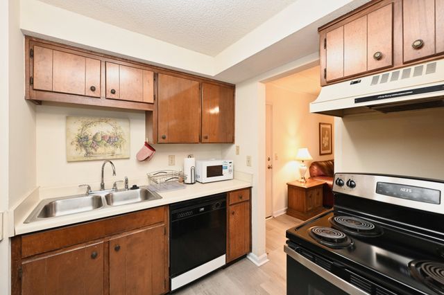 2325 Elliston Pl Apt 202, Nashville, TN 37203