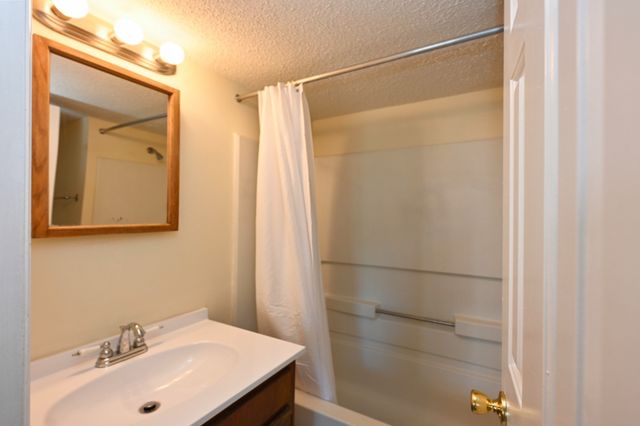 2325 Elliston Pl Apt 202, Nashville, TN 37203