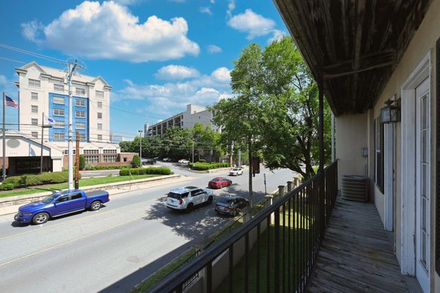 2325 Elliston Pl Apt 202, Nashville, TN 37203