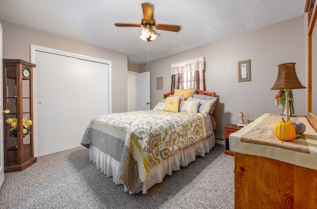 Image 20 of property listing at 2217 Mercer Farm Road, Centralia, IL 62801