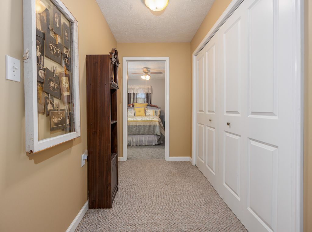 Image 21 of property listing at 2217 Mercer Farm Road, Centralia, IL 62801