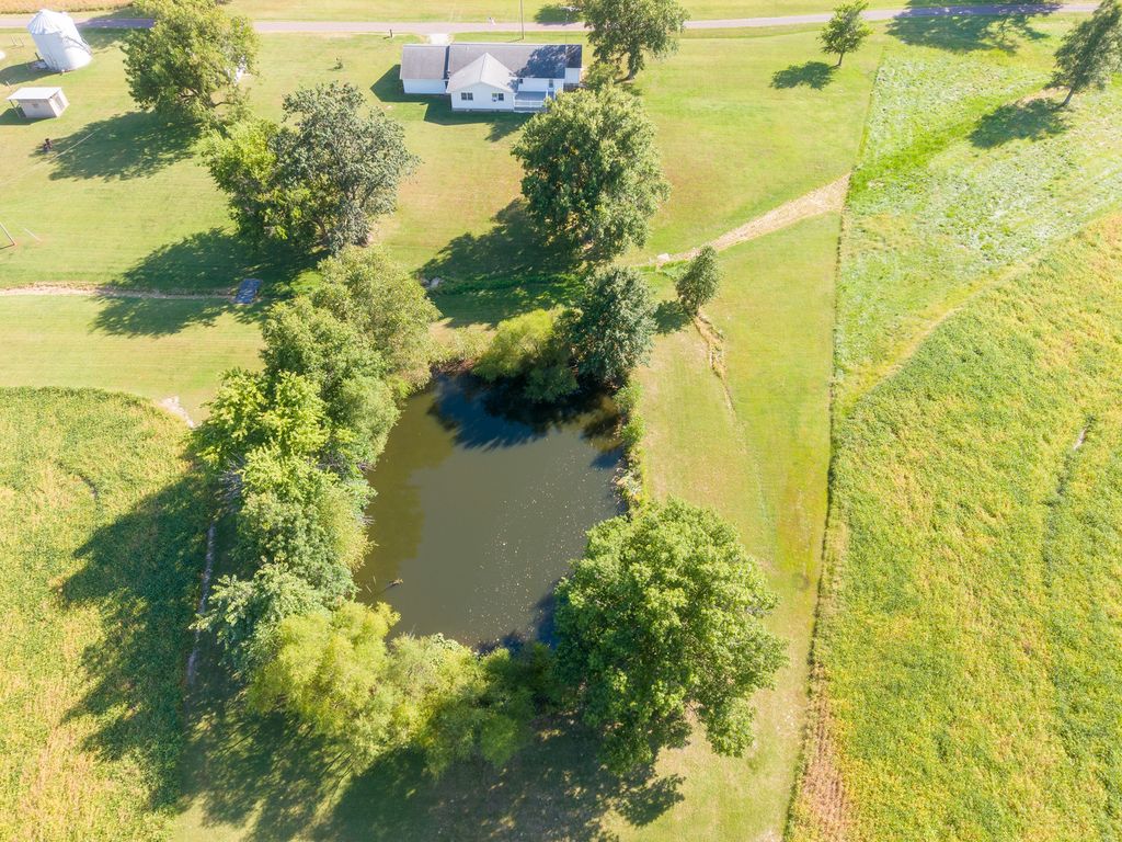 Image 33 of property listing at 2217 Mercer Farm Road, Centralia, IL 62801