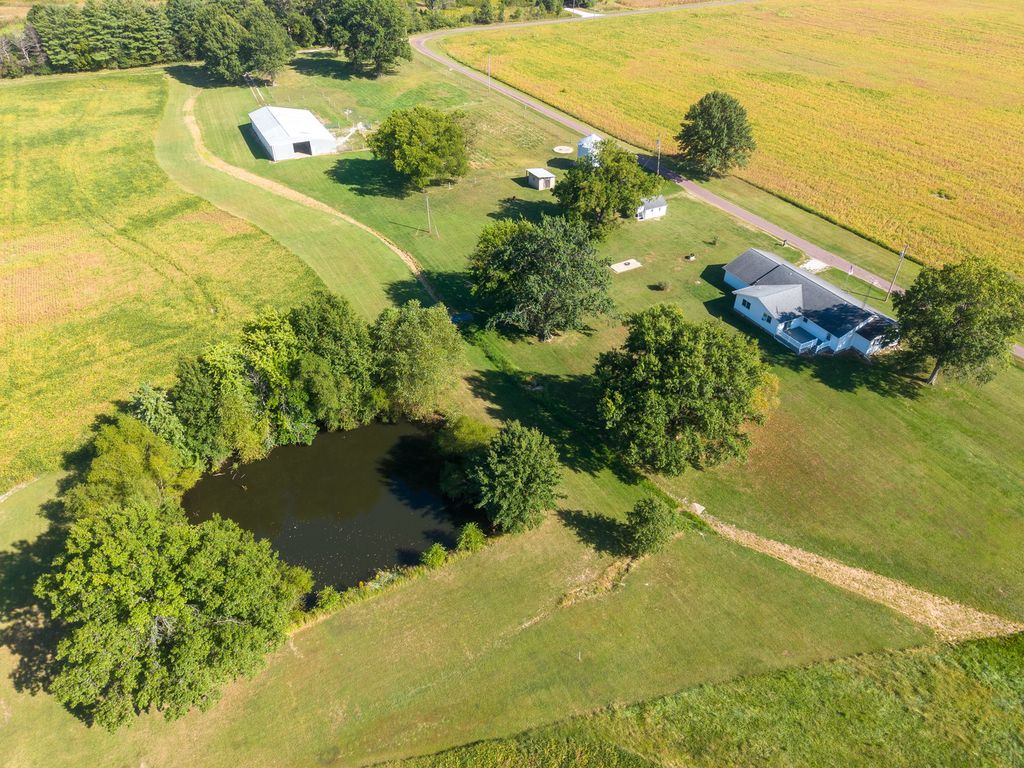 Image 35 of property listing at 2217 Mercer Farm Road, Centralia, IL 62801