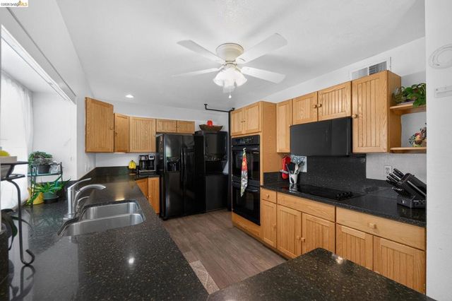 3320 Streamwood Ct, Antioch, CA 94531