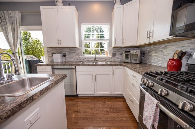 8 Adam Chris Drive, West Seneca, NY 14224