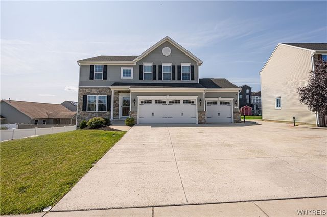 8 Adam Chris Drive, West Seneca, NY 14224