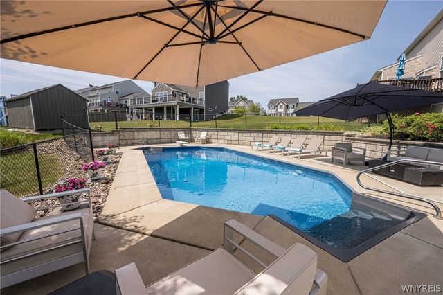 8 Adam Chris Drive, West Seneca, NY 14224