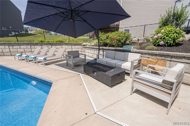 8 Adam Chris Drive, West Seneca, NY 14224