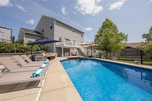 8 Adam Chris Drive, West Seneca, NY 14224