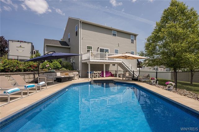 8 Adam Chris Drive, West Seneca, NY 14224