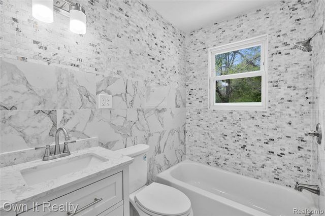 26010 Yale Street, Inkster, MI 48141