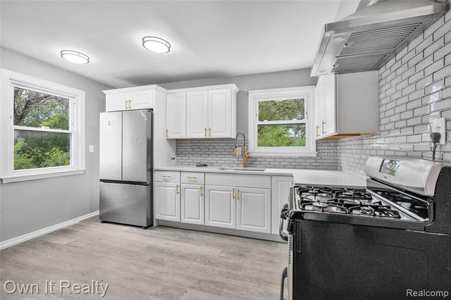 26010 Yale Street, Inkster, MI 48141