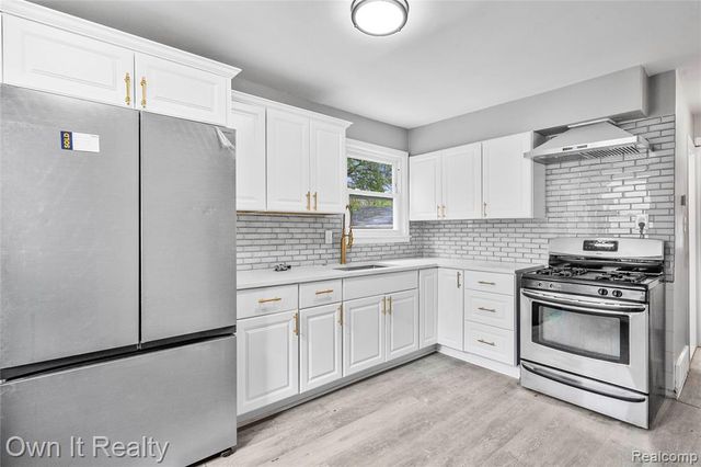 26010 Yale Street, Inkster, MI 48141