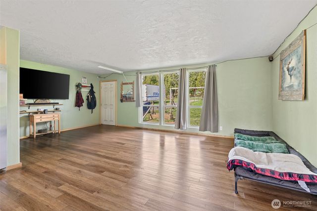 291 E Orchid Lane, Grapeview, WA 98546