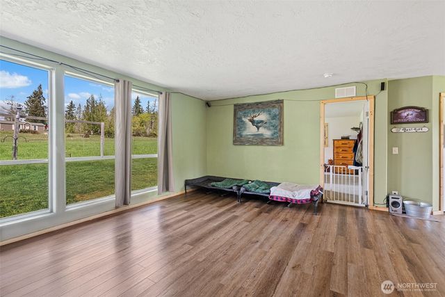 291 E Orchid Lane, Grapeview, WA 98546