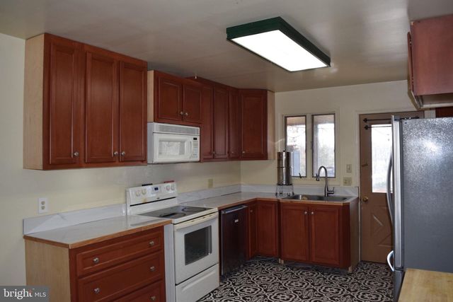 611 S 9TH ST, Perkasie, PA 18944