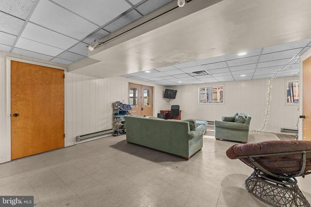 611 S 9TH ST, Perkasie, PA 18944