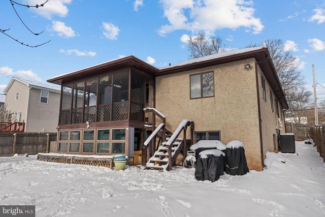 611 S 9TH ST, Perkasie, PA 18944