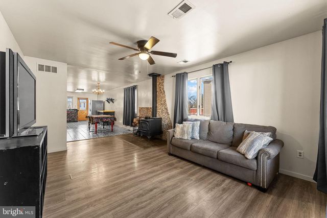 611 S 9TH ST, Perkasie, PA 18944