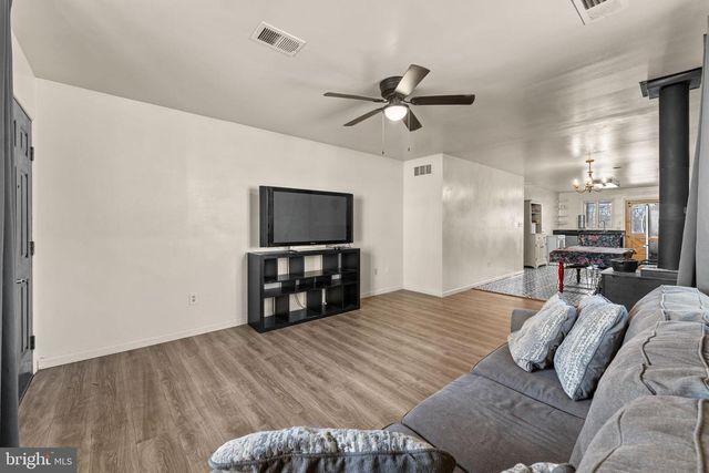 611 S 9TH ST, Perkasie, PA 18944