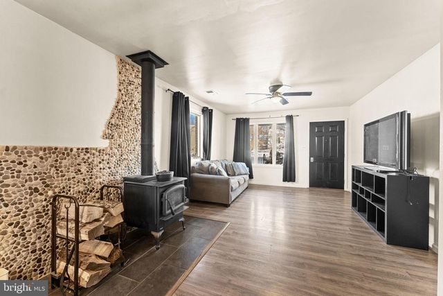 611 S 9TH ST, Perkasie, PA 18944