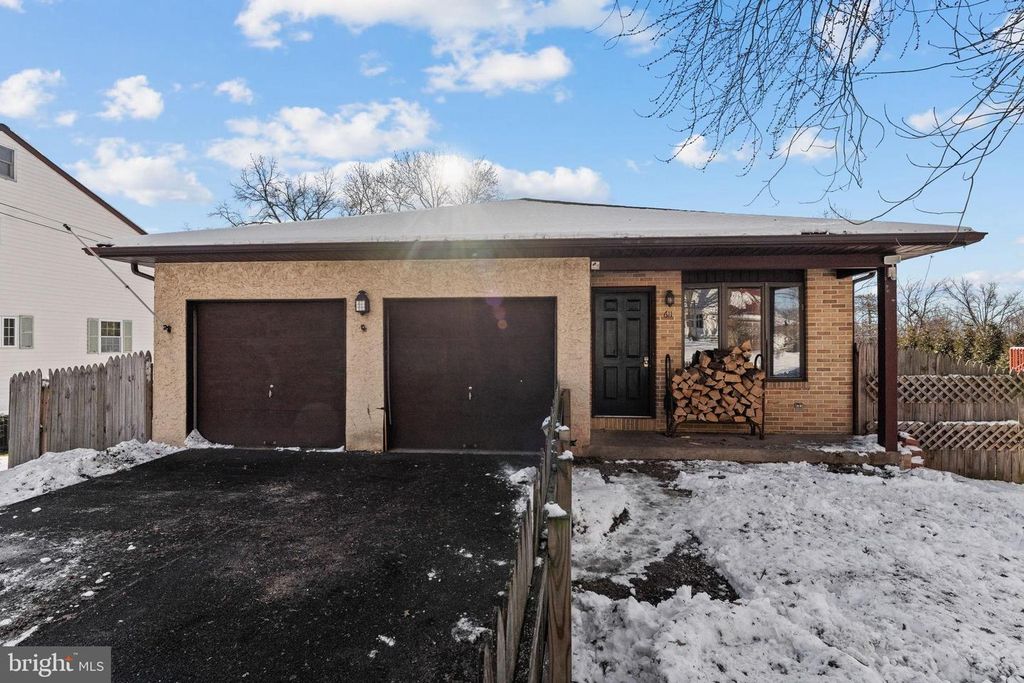 611 S 9TH ST, Perkasie, PA 18944