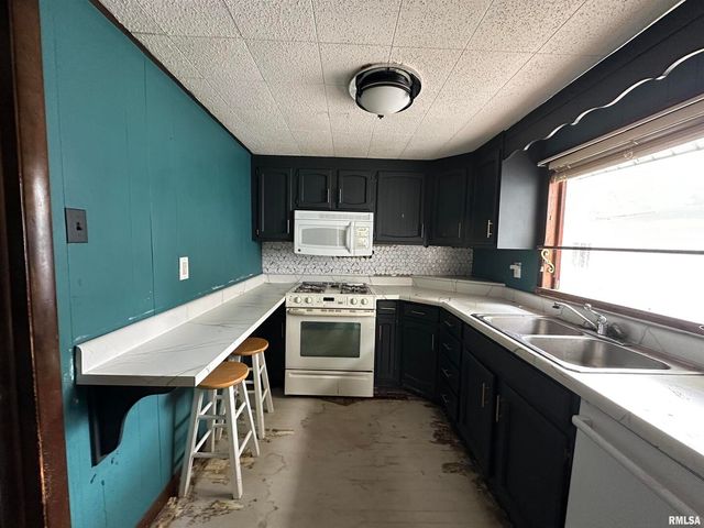 605 W STATE Street, Buckner, IL 62819