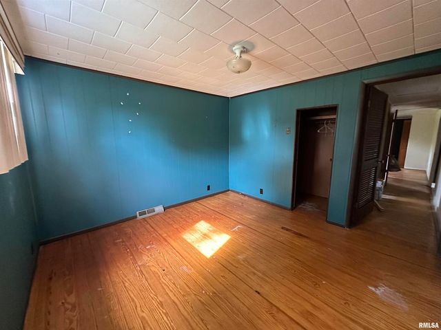 605 W STATE Street, Buckner, IL 62819