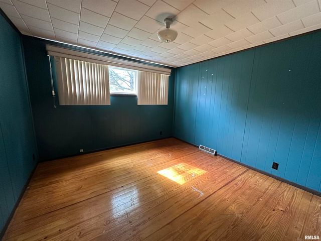 605 W STATE Street, Buckner, IL 62819