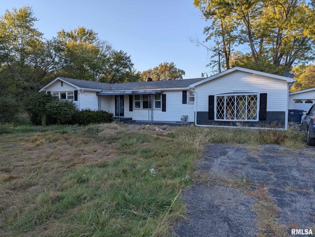 605 W STATE Street, Buckner, IL 62819