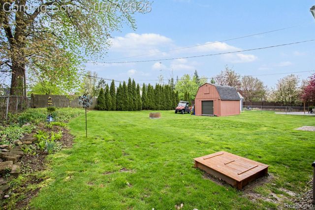 4363 Nelsey Road, Waterford Charter Township, MI 48329