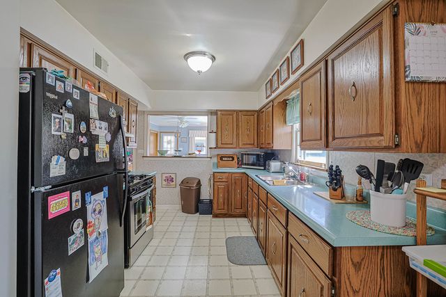 325 S Lodge Lane, Lombard, IL 60148